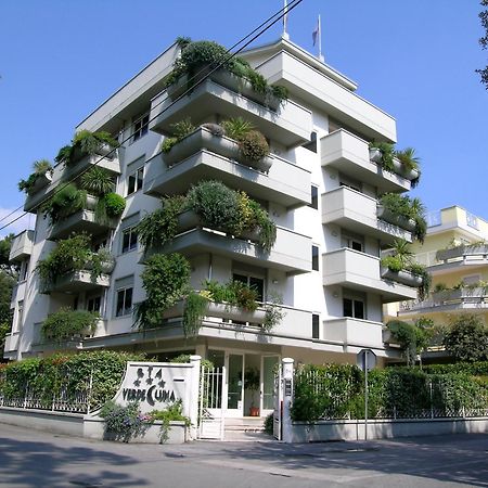 Verdeluna Aparthotel Marina di Pietrasanta Εξωτερικό φωτογραφία