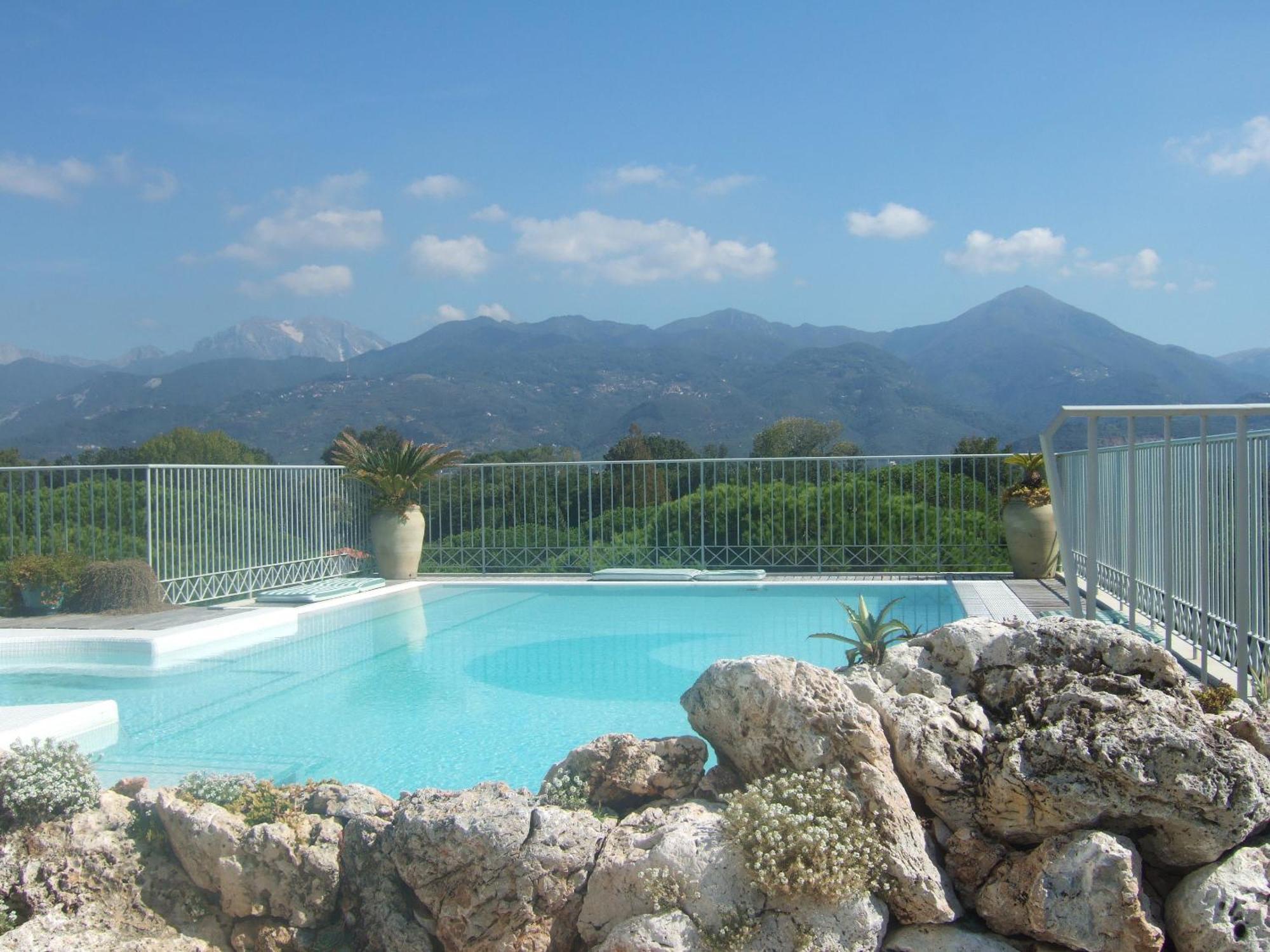 Verdeluna Aparthotel Marina di Pietrasanta Εξωτερικό φωτογραφία
