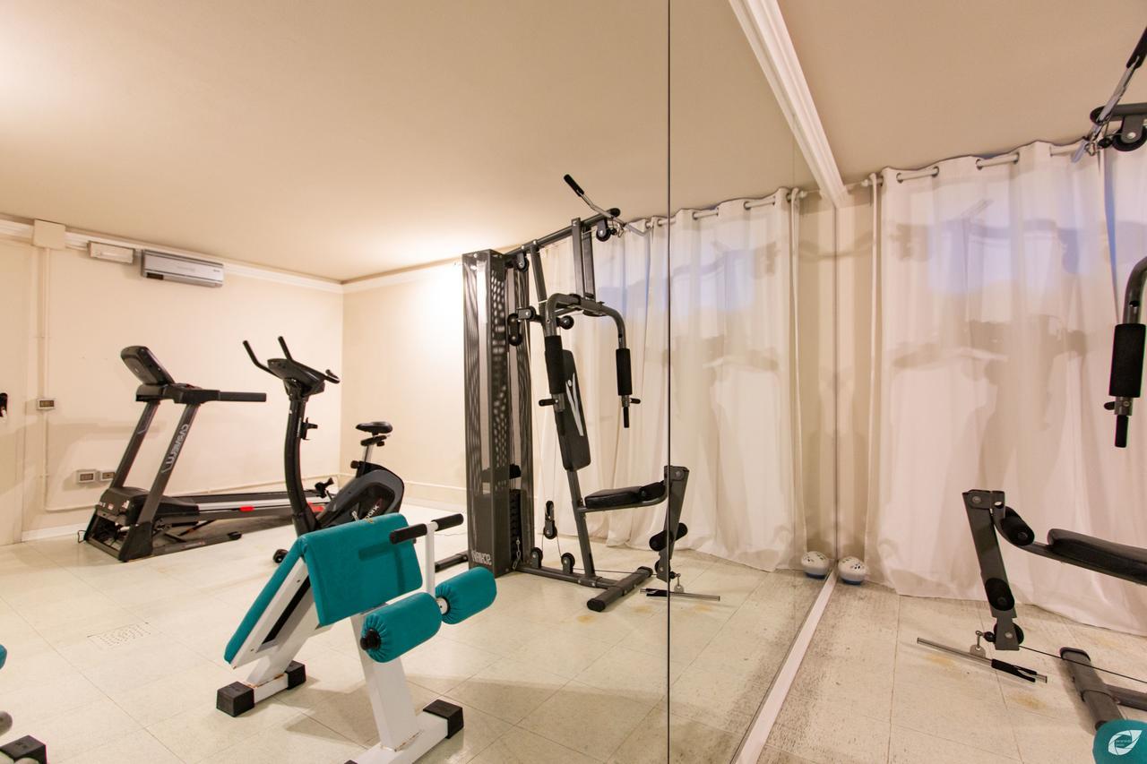 Verdeluna Aparthotel Marina di Pietrasanta Εξωτερικό φωτογραφία