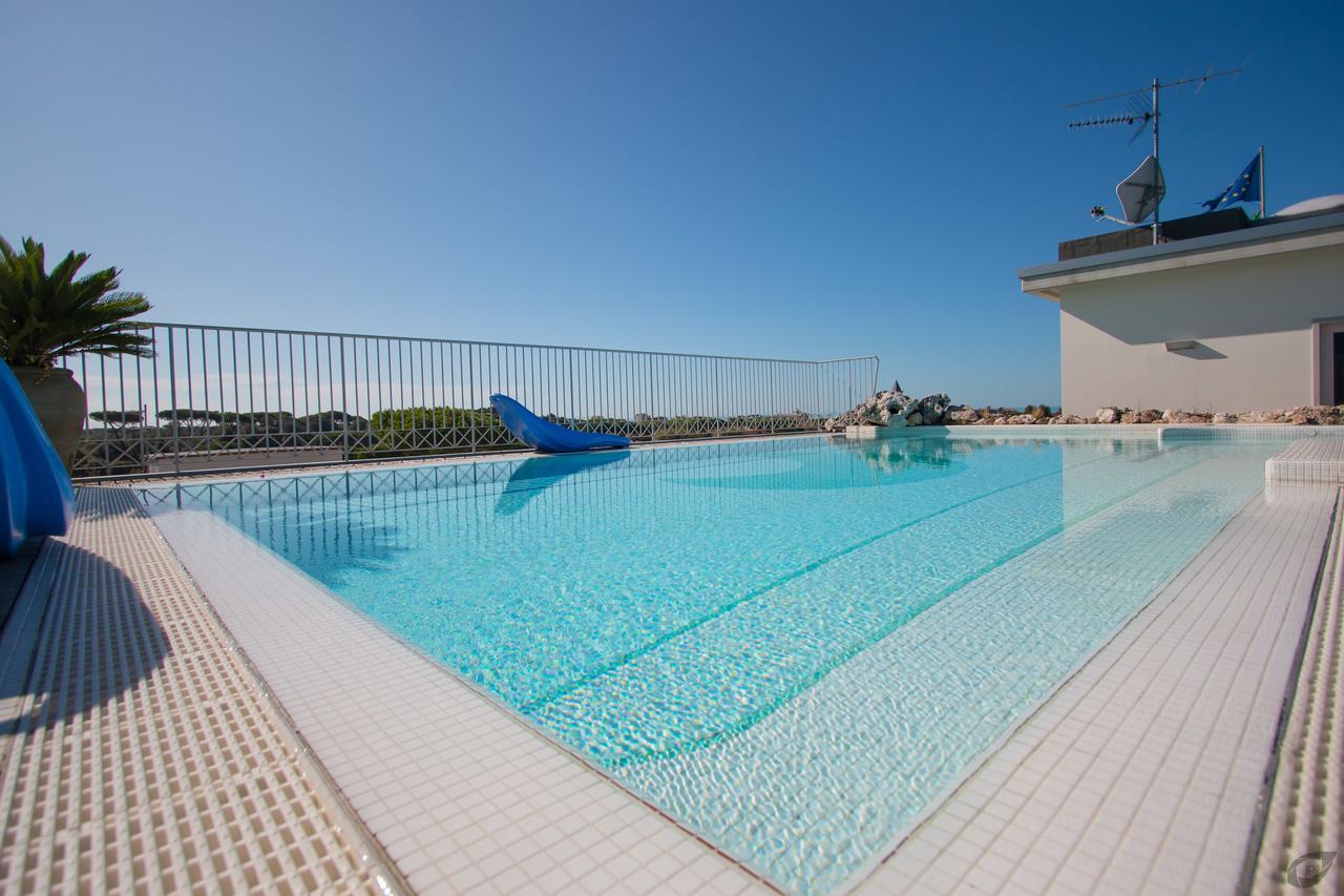 Verdeluna Aparthotel Marina di Pietrasanta Εξωτερικό φωτογραφία